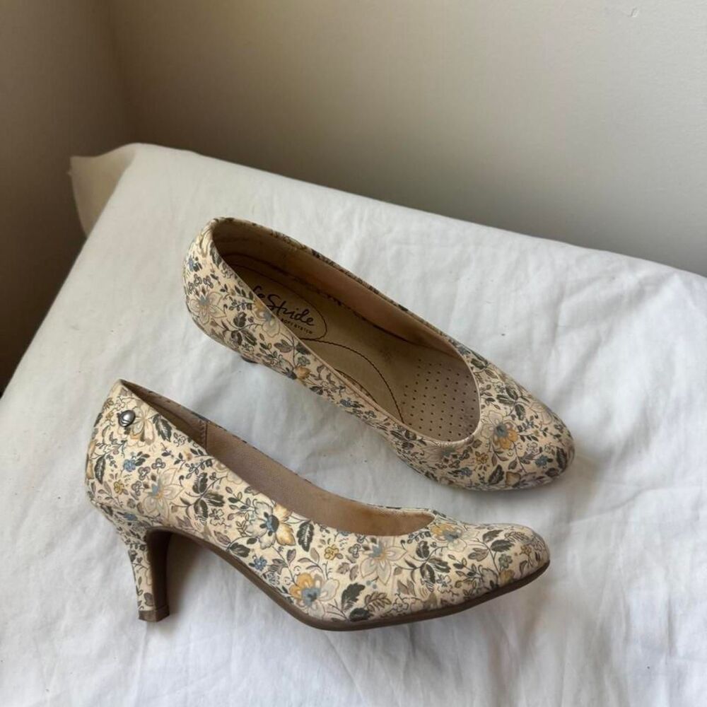 Y2K LifeStride Floral Kitten Heels | Size 6.5